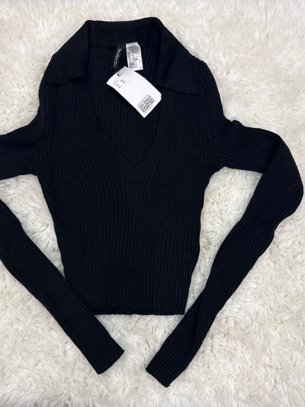 H&M Black Ribbed V-Neck Collared Sweater